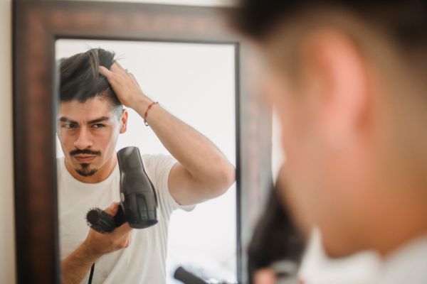 Top sèche cheveux 2026 : guide d'achat des meilleurs modèles